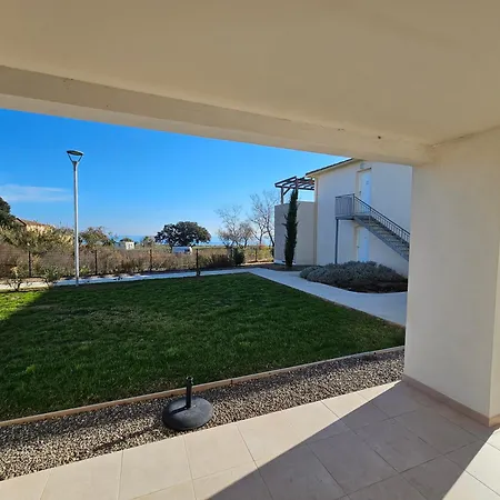 Superbe Vue Terrasse Couverte Face à La