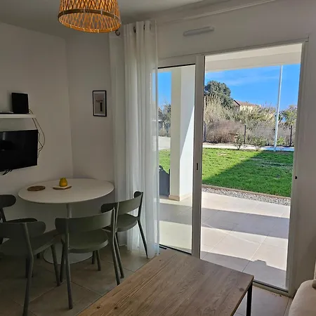 Superbe Vue Terrasse Couverte Face à La *