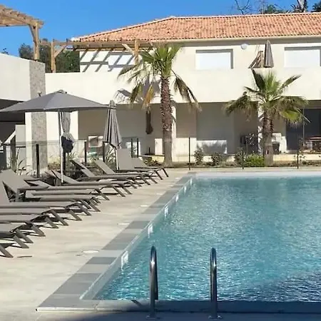 Superbe Vue Terrasse Couverte Face à La *