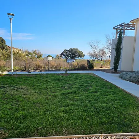 Superbe Vue Terrasse Couverte Face A La Linguizzetta