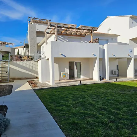 Superbe Vue Terrasse Couverte Face A La Lägenhet