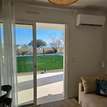 Superbe Vue Terrasse Couverte Face A La Appartement Linguizzetta